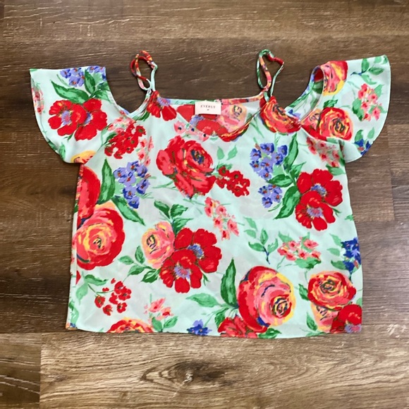 Everly  cold shoulder top - Picture 2 of 6